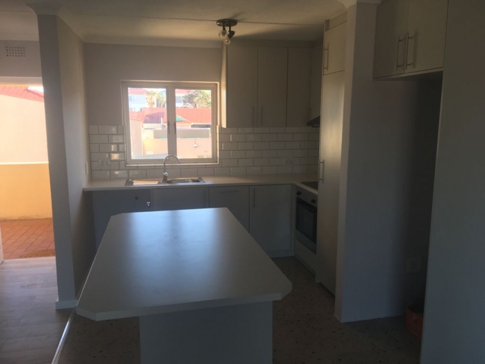 b2345805-15b2-4594-8f52-f4010ff0f37e Kitchen Island