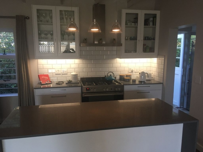 e05e6873-89b1-448e-adee-7e6e733e8019 Undercover light in kitchen